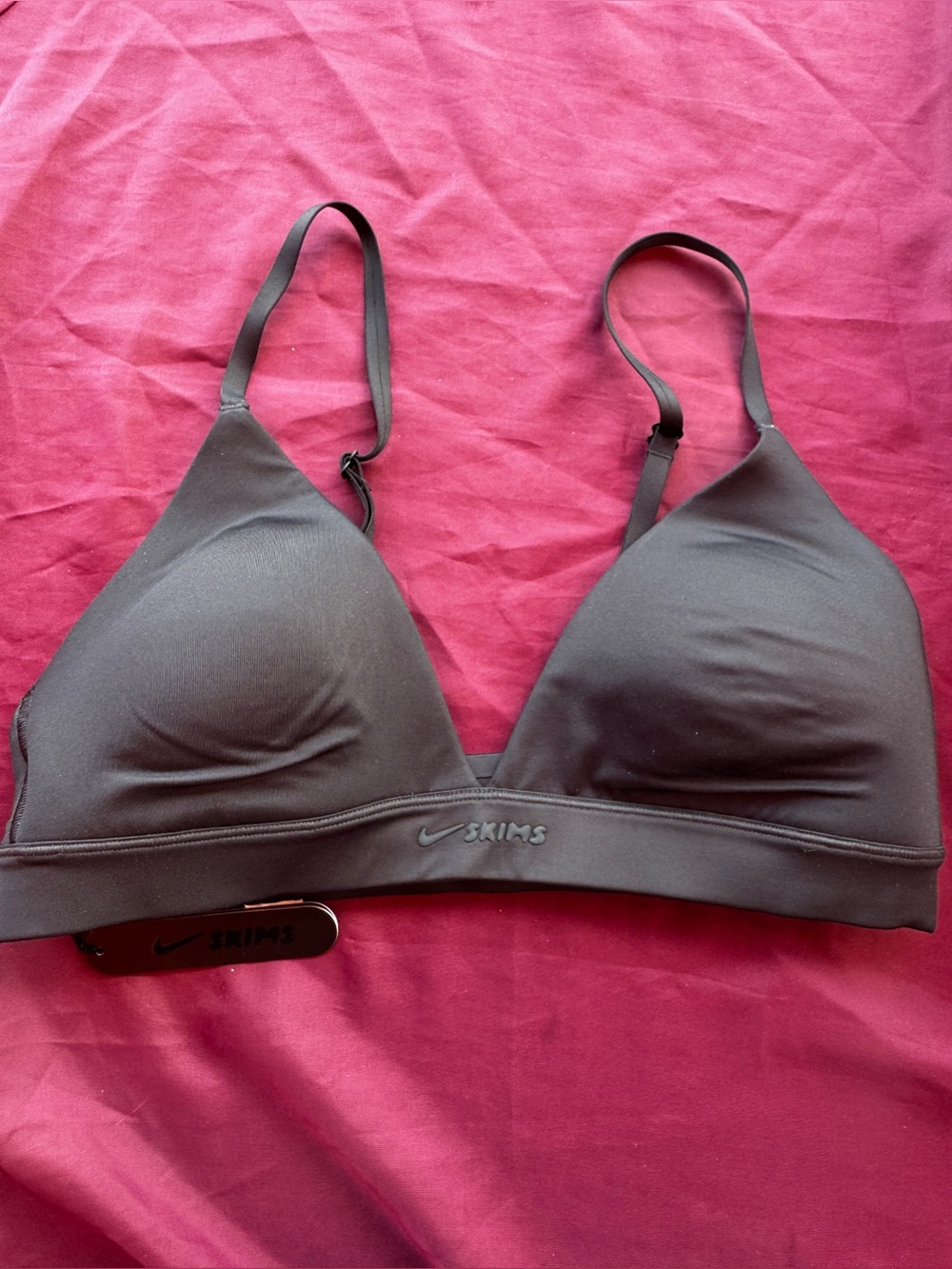 NIKESKIMS Triangle Sports Bra